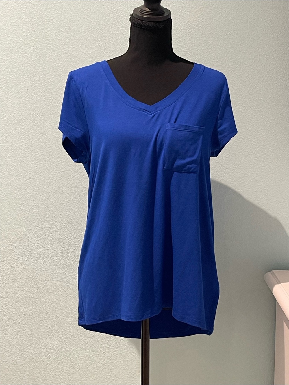 Cable & Gauge V-Neck Pocket Tee - Royal Blue